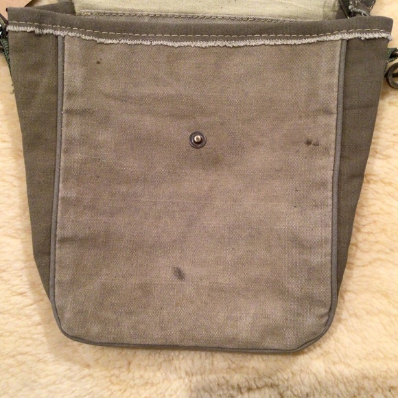 Vintage Addiction recycled military canvas crossbody bag - Picture 5 of 14